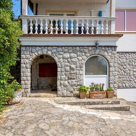 Lägenhet With Parking Spaces Lovran, Opatija - 24351 Lovran