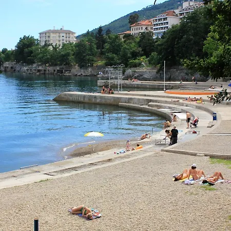With Parking Spaces Lovran, Opatija - 24351 Lägenhet *