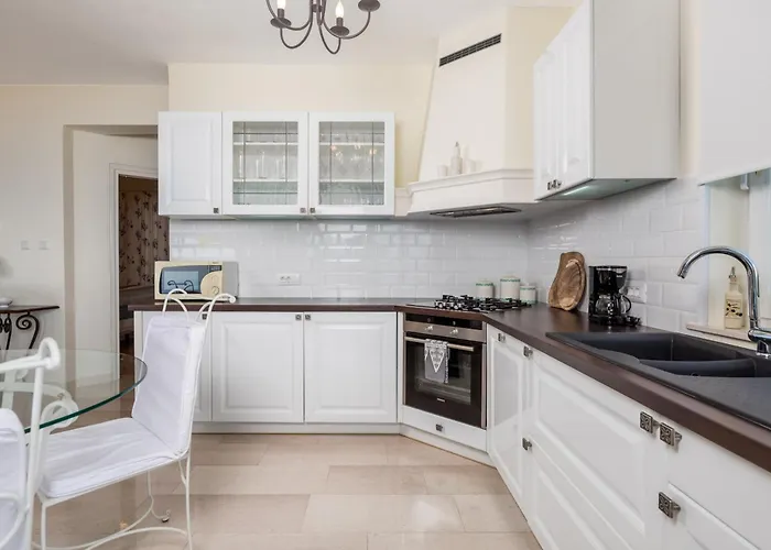 Διαμέρισμα With Parking Spaces Lovran, Opatija - 24351 Lovran