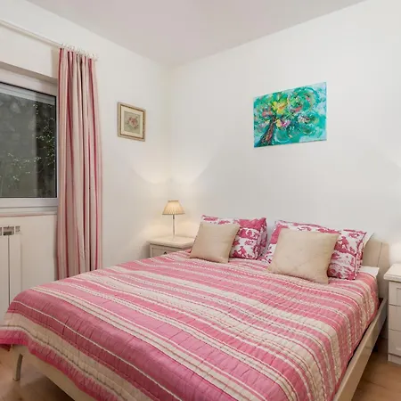 With Parking Spaces Lovran, Opatija - 24351 شقة